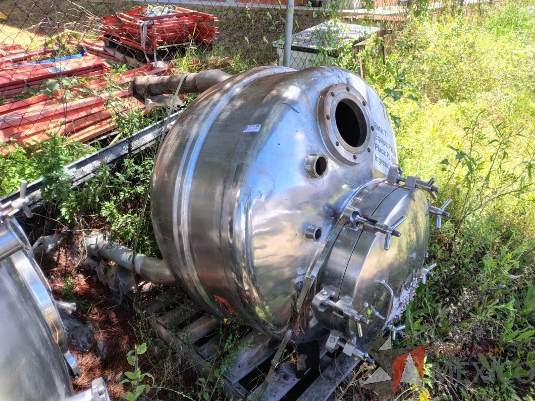 Lote 158 - Tanque de acero inoxidable -120 cm de diámetro x 170 cm de altura - Imagen 4