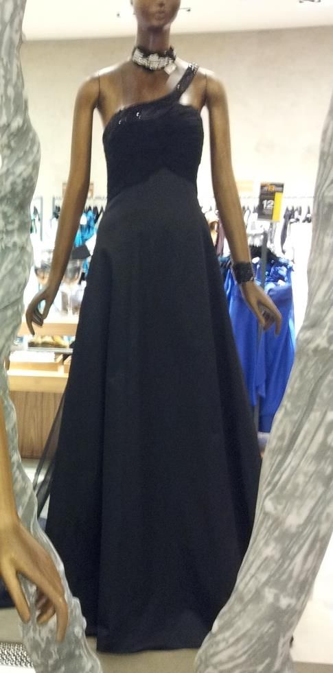 Lote 003 - Vestido de fiesta, escote asimétrico, corte imperio línea A. - Imagen 2