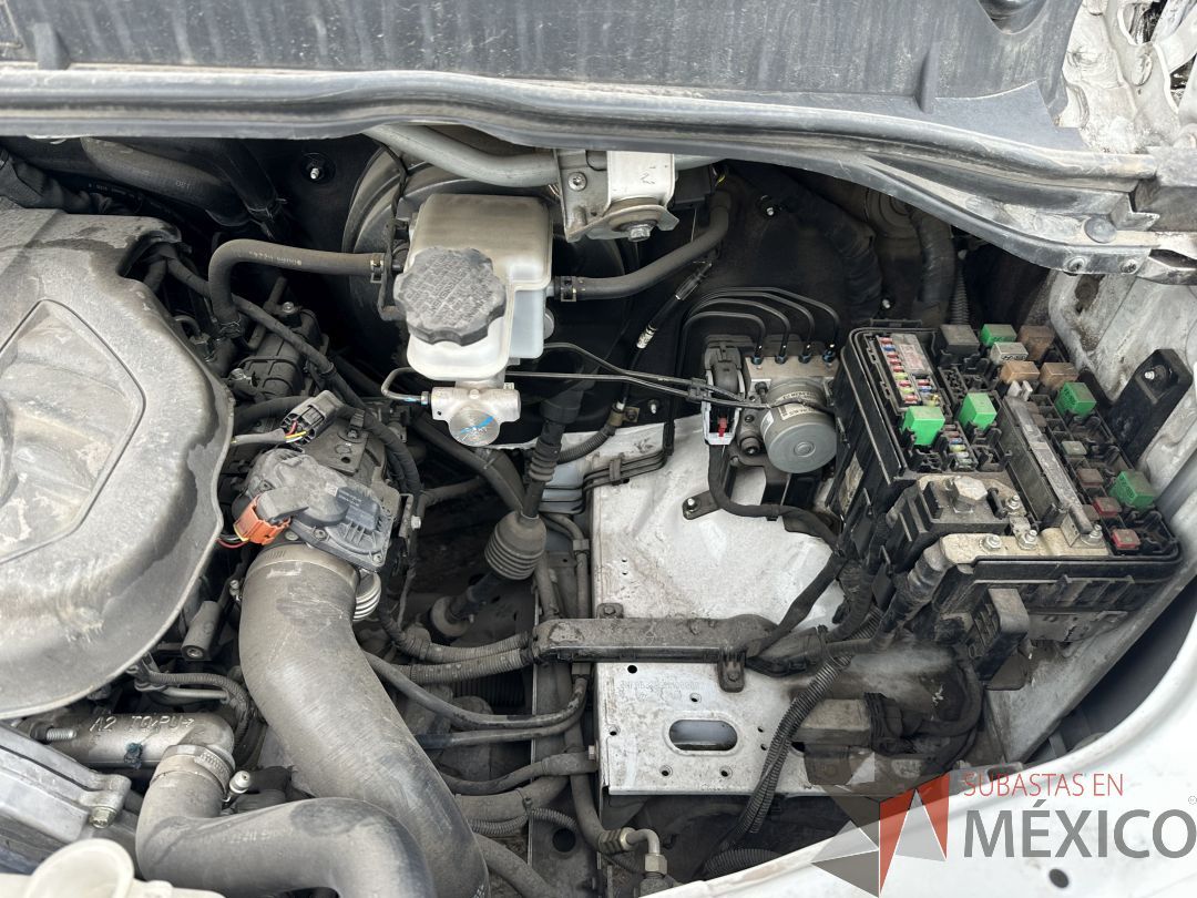 Lote 003 - Camioneta HYUNDAI H350, Año 2021, 108,950 km - Imagen 8