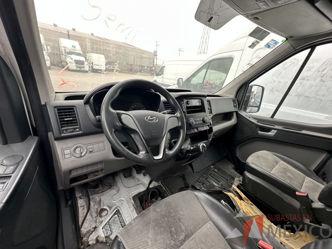 Lote 003 - Camioneta HYUNDAI H350, Año 2021, 108,950 km - Imagen 47