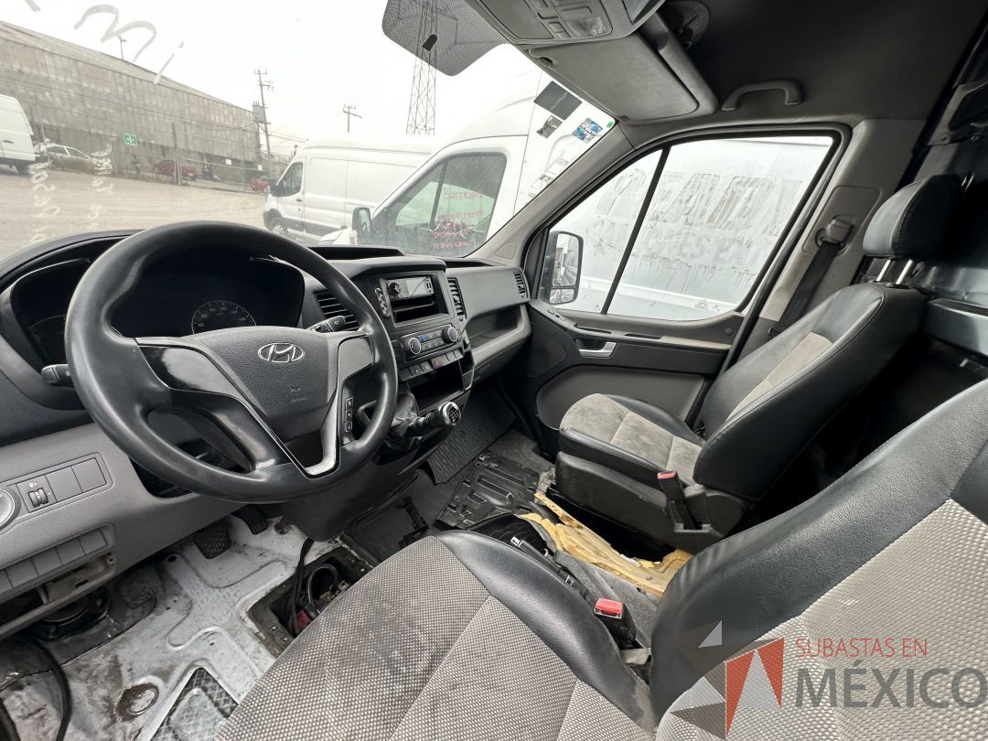 Lote 003 - Camioneta HYUNDAI H350, Año 2021, 108,950 km - Imagen 48
