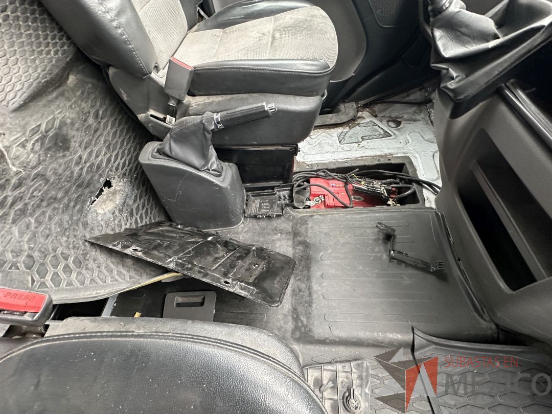 Lote 003 - Camioneta HYUNDAI H350, Año 2021, 108,950 km - Imagen 57
