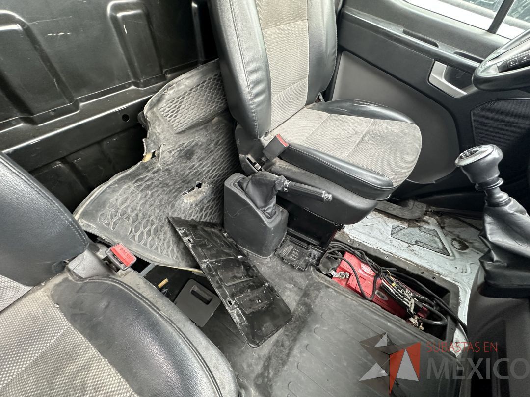 Lote 003 - Camioneta HYUNDAI H350, Año 2021, 108,950 km - Imagen 58