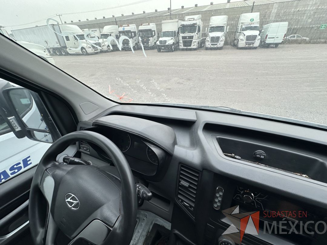 Lote 003 - Camioneta HYUNDAI H350, Año 2021, 108,950 km - Imagen 68