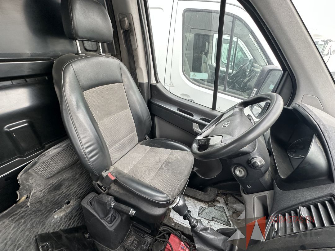 Lote 003 - Camioneta HYUNDAI H350, Año 2021, 108,950 km - Imagen 72