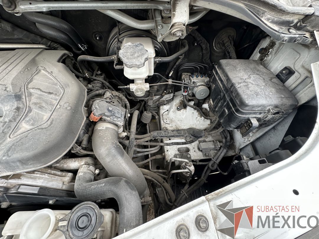 Lote 002 - Camioneta HYUNDAI H350, Año 2021, 72,756 km - Imagen 5