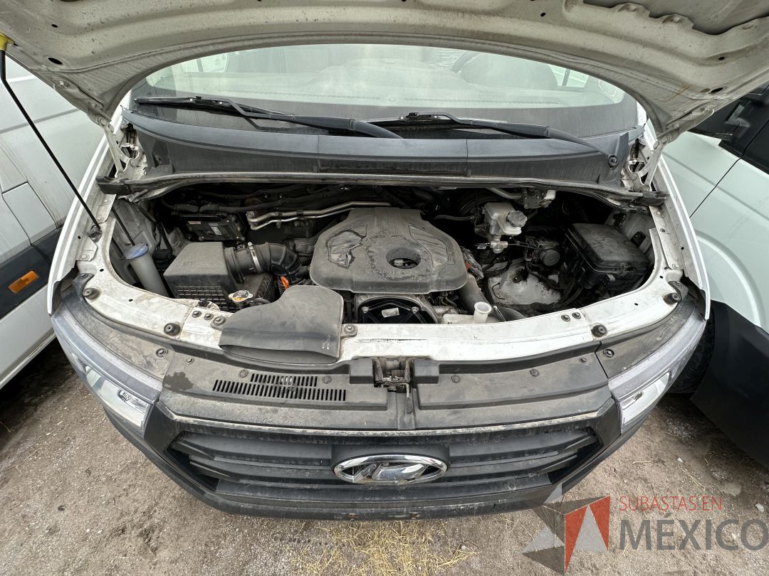 Lote 002 - Camioneta HYUNDAI H350, Año 2021, 72,756 km - Imagen 18