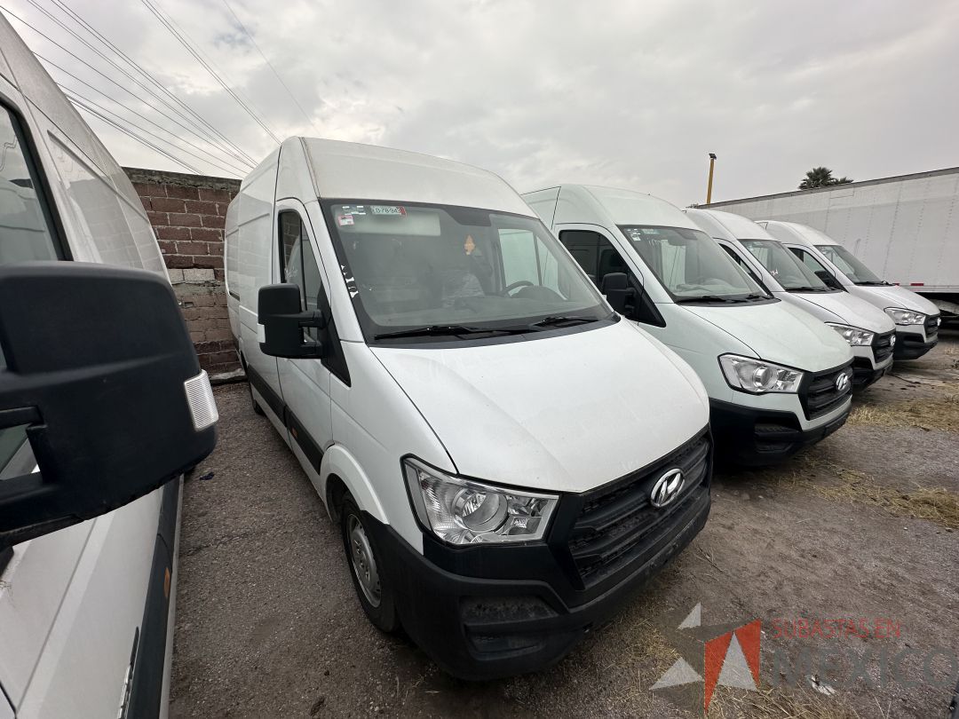 Lote 002 - Camioneta HYUNDAI H350, Año 2021, 72,756 km - Imagen 3