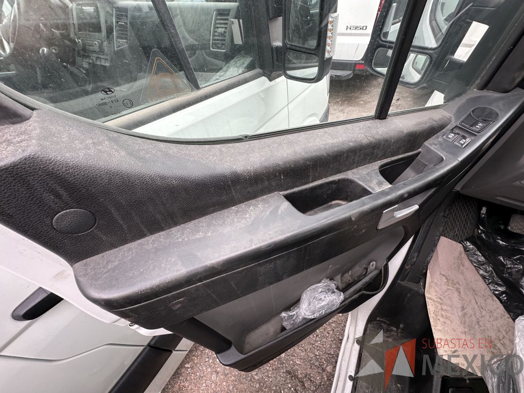 Lote 002 - Camioneta HYUNDAI H350, Año 2021, 72,756 km - Imagen 34