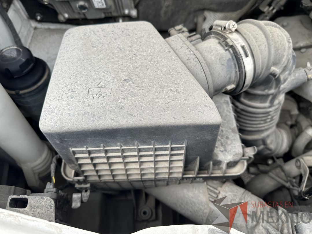 Lote 004 - Camioneta HYUNDAI H350, Año 2021, 71,840 km - Imagen 17