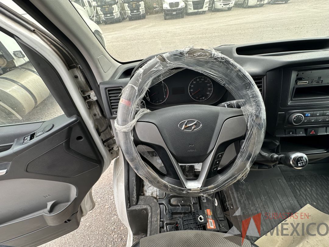 Lote 004 - Camioneta HYUNDAI H350, Año 2021, 71,840 km - Imagen 62