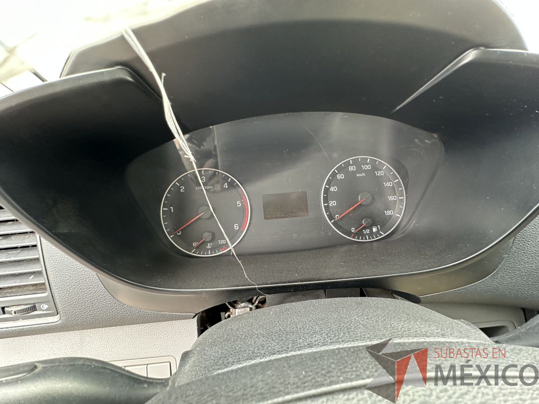 Lote 004 - Camioneta HYUNDAI H350, Año 2021, 71,840 km - Imagen 63