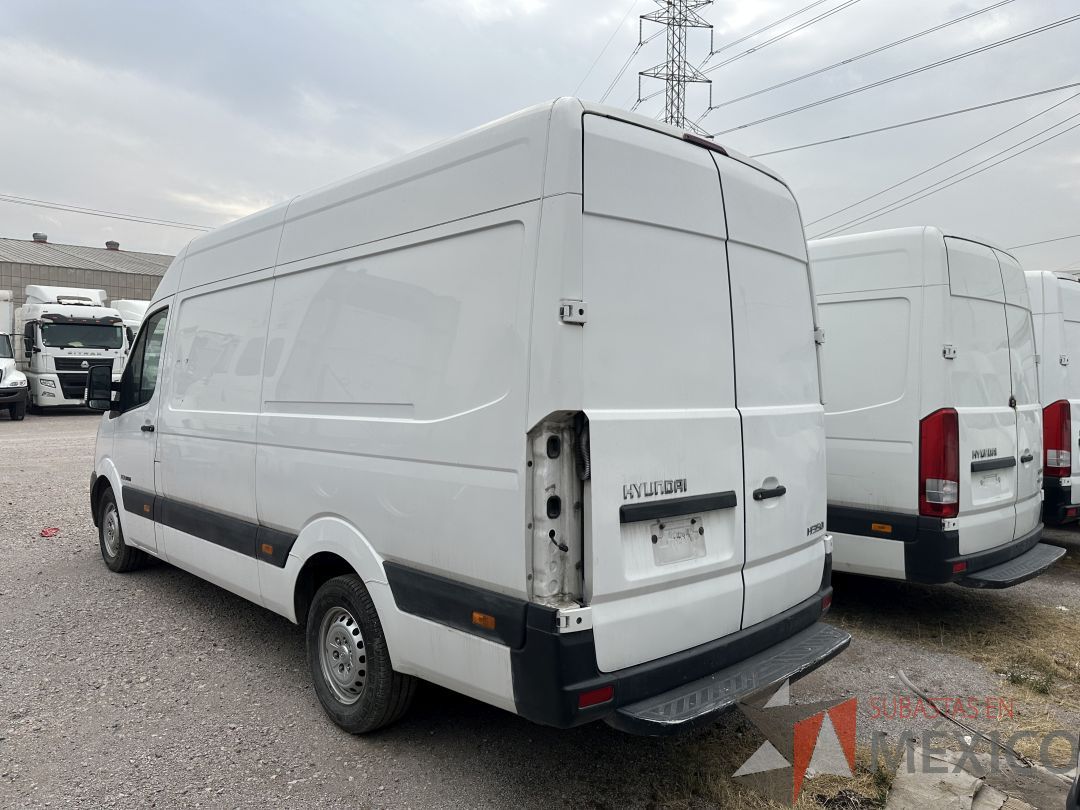 Lote 004 - Camioneta HYUNDAI H350, Año 2021, 71,840 km - Imagen 6