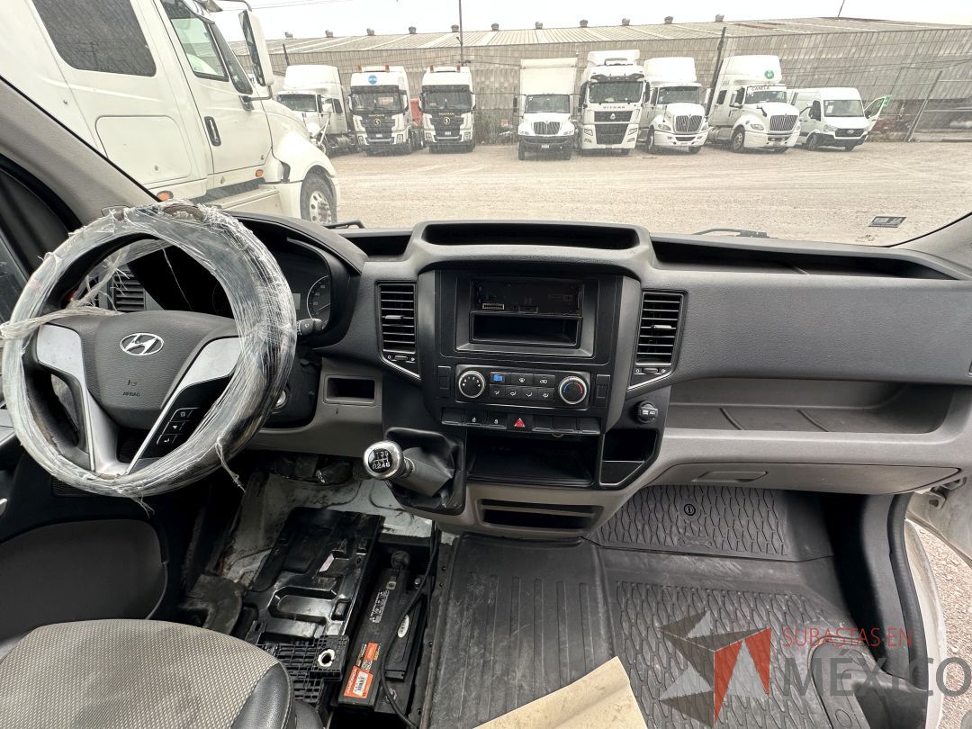 Lote 004 - Camioneta HYUNDAI H350, Año 2021, 71,840 km - Imagen 80