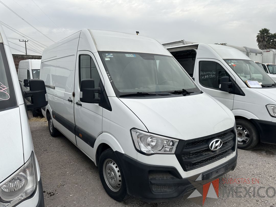 Lote 001 - Camioneta HYUNDAI H350, Año 2021, 451,912 km - Imagen 4