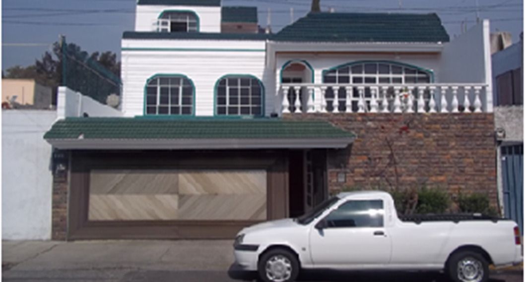 Lote 004 - Casa habitación privada de tres niveles de 174.81 m2 ubicada en Calle Rio Papaloapan, no. 5311, Fraccionamiento "Jardines de San Manuel", Puebla C.P. 72570. - Imagen 2