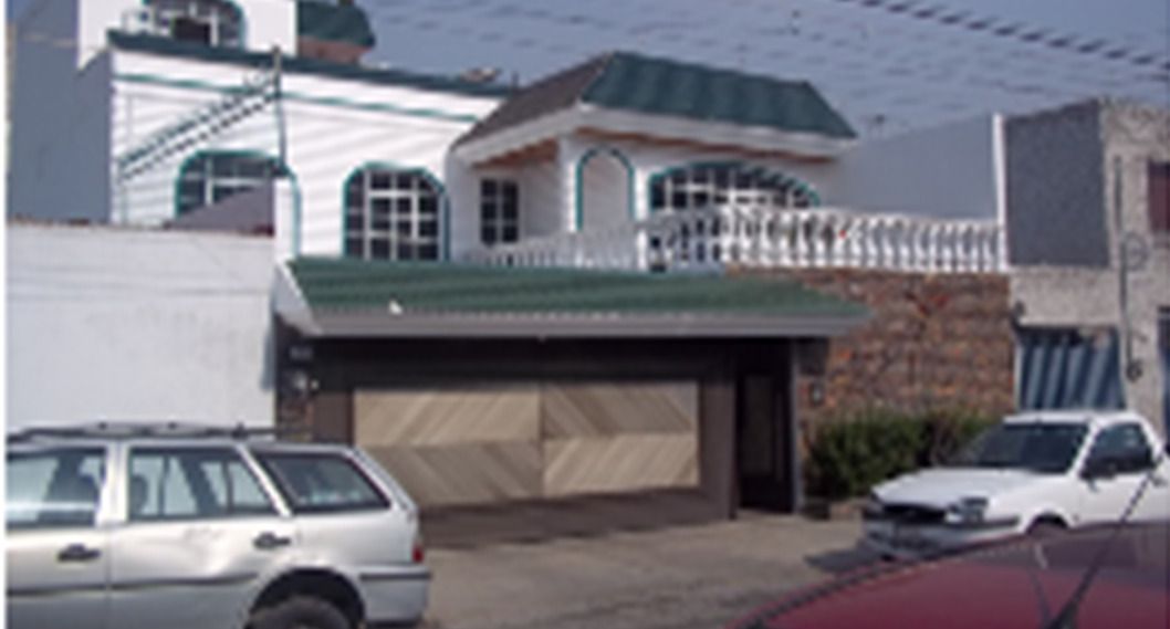 Lote 004 - Casa habitación privada de tres niveles de 174.81 m2 ubicada en Calle Rio Papaloapan, no. 5311, Fraccionamiento "Jardines de San Manuel", Puebla C.P. 72570.