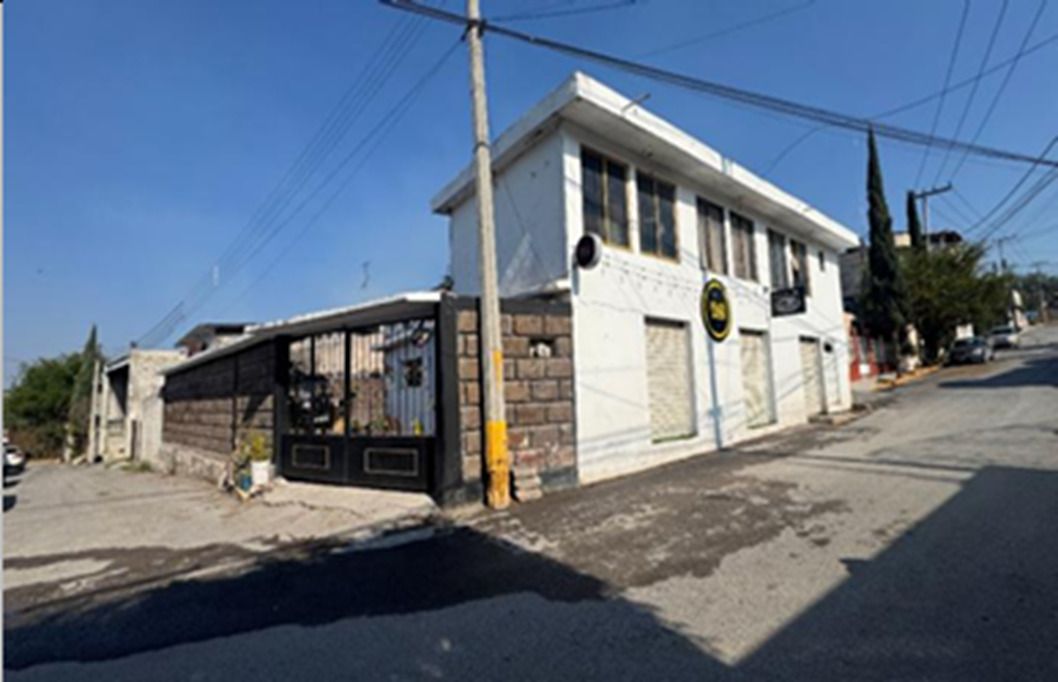 Lote 003 - Casa Habitación de 2 niveles con locales comerciales de 302.34 m2 ubicada en Cda. Insurgentes no. 43, esq. Calle Independencia, la 1a Sección del poblado de Progreso, Municipio de Atotonilco de Tula, Hidalgo. C.P 42987