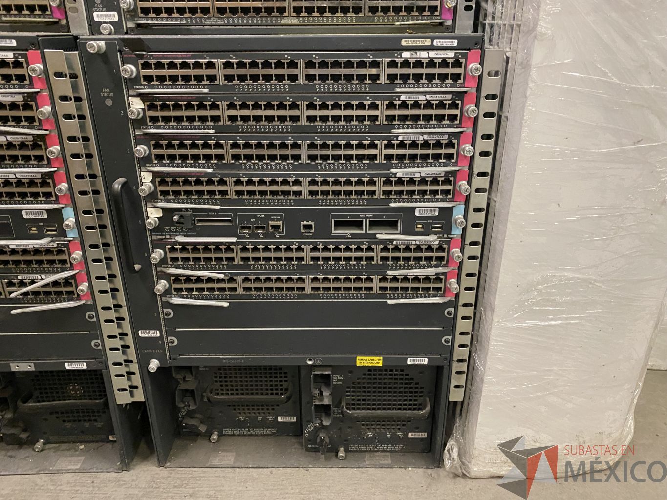 Lote 022 - 20 Switch Cisco diferentes modelos - Imagen 2