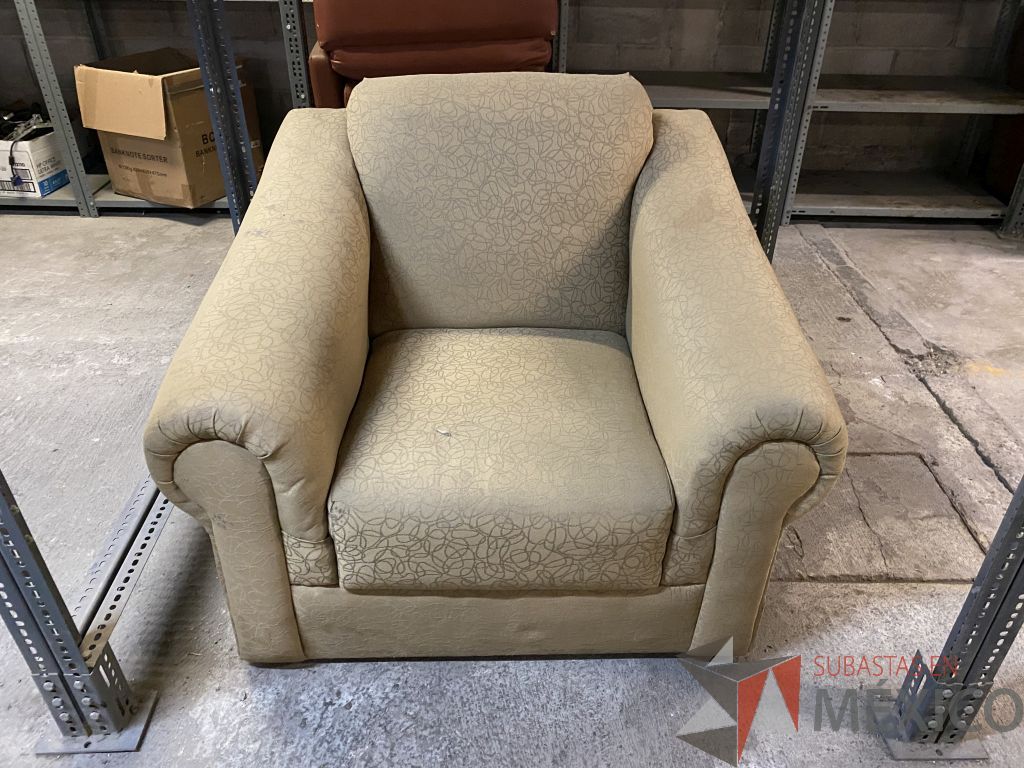 Lote 001 - 64 Sillones de 1 plaza, 4 sillones de 2 plazas y 1 sillón de 3 plazas - Imagen 2