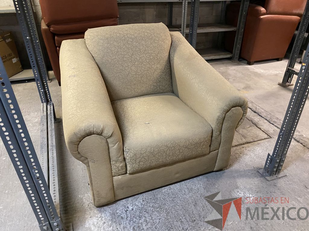 Lote 001 - 64 Sillones de 1 plaza, 4 sillones de 2 plazas y 1 sillón de 3 plazas - Imagen 3