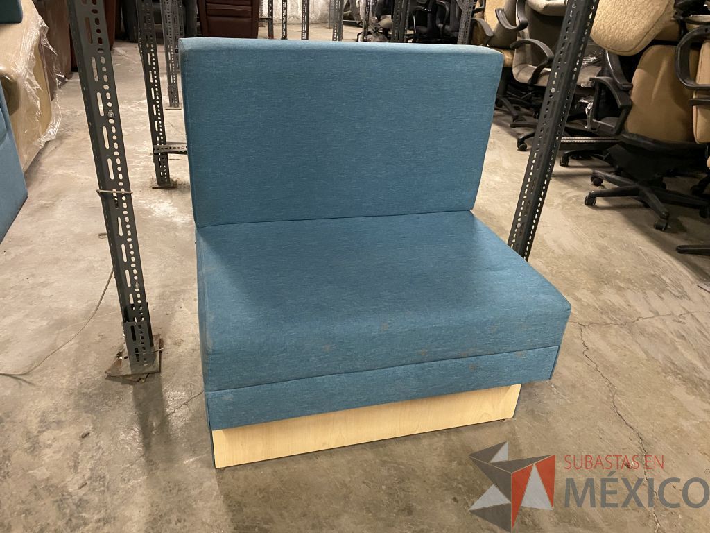 Lote 001 - 64 Sillones de 1 plaza, 4 sillones de 2 plazas y 1 sillón de 3 plazas - Imagen 12