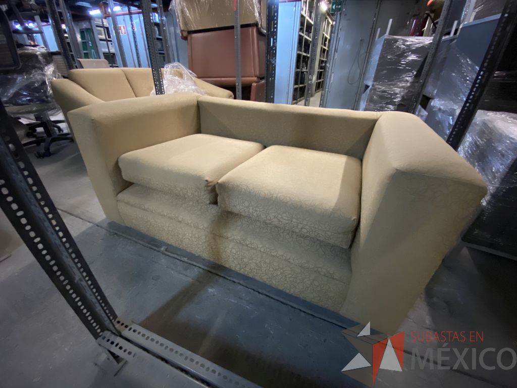 Lote 001 - 64 Sillones de 1 plaza, 4 sillones de 2 plazas y 1 sillón de 3 plazas - Imagen 15