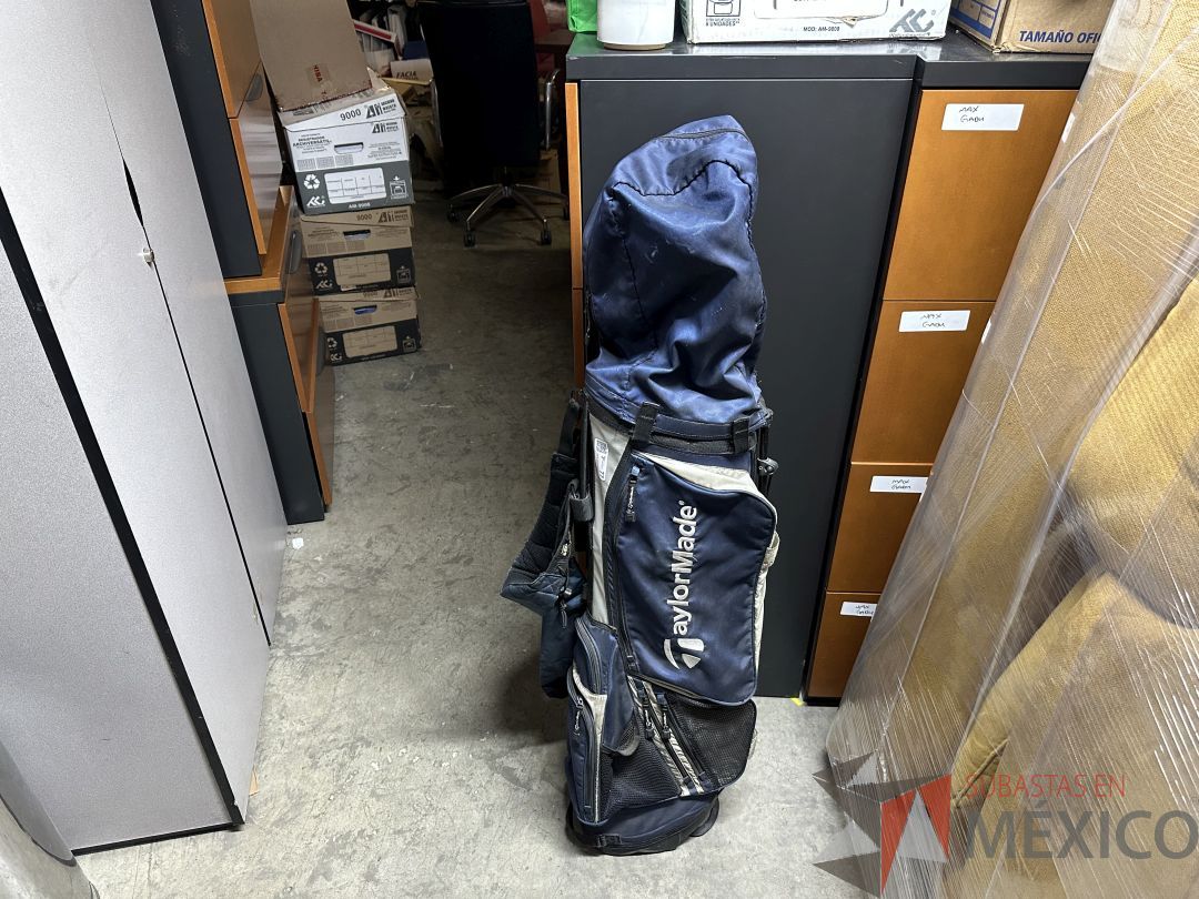 Lote 018 - Mochila para palos de golf con 17 palos - Imagen 2
