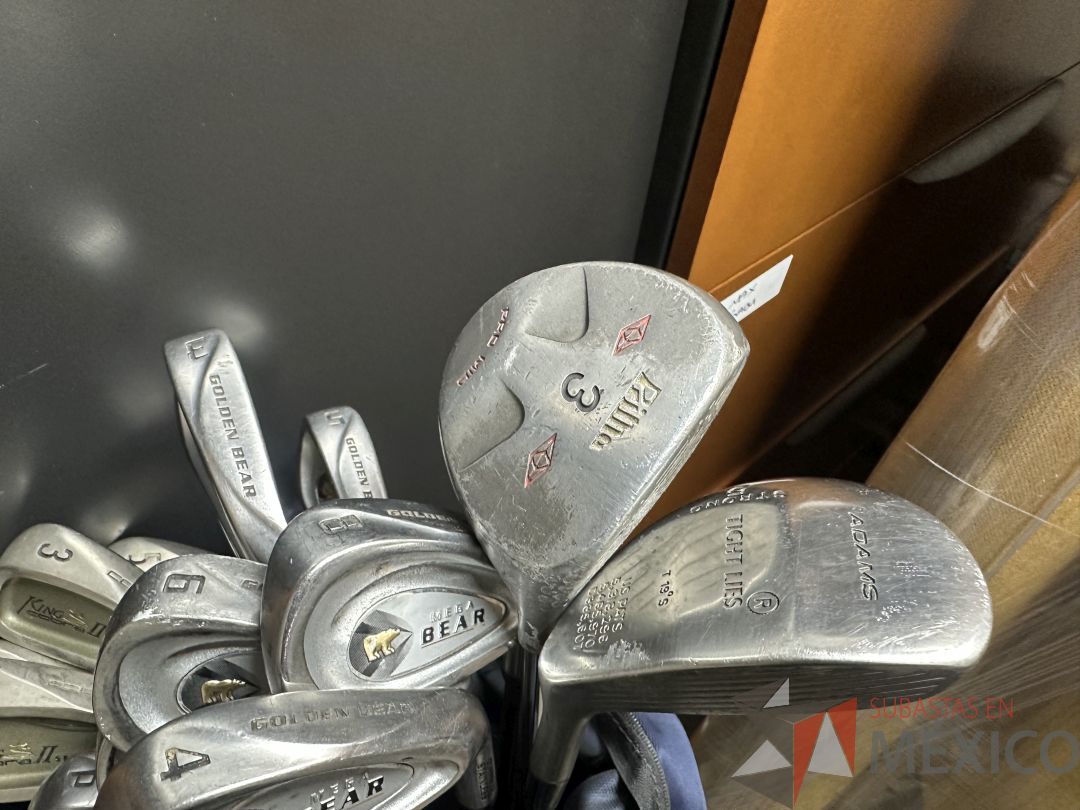 Lote 018 - Mochila para palos de golf con 17 palos - Imagen 4