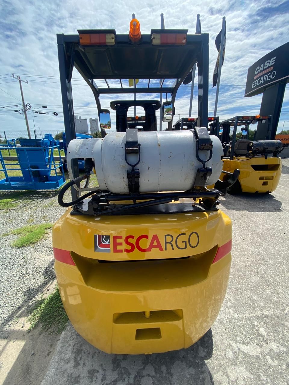 Lote 003 - Montacargas ESCARGO, 2.5 Toneladas G/G MT desplazador , Modelo: FG25T - Imagen 5