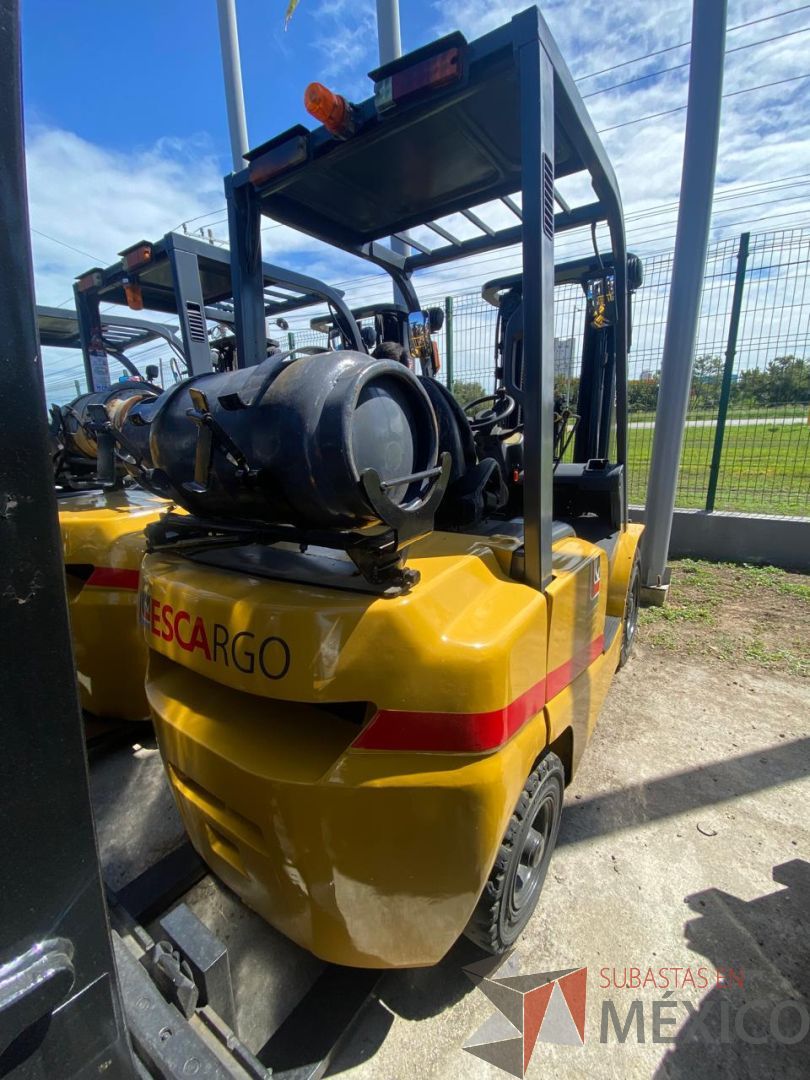 Lote 007 - Montacargas ESCARGO, 2.5 Toneladas G/G MT desplazador , Modelo: FG25T