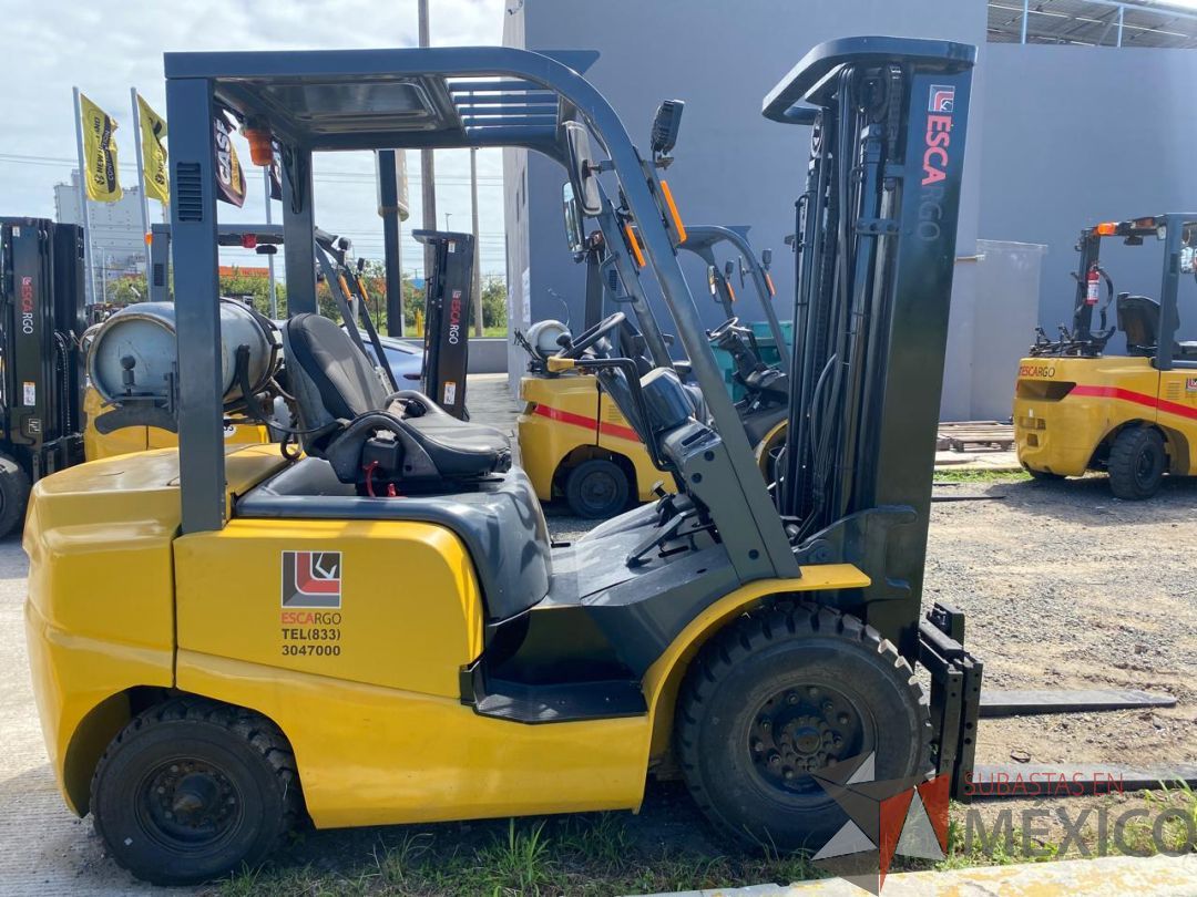Lote 010 - Montacargas ESCARGO, 2.5 Toneladas G/G MT desplazador , Modelo: FG25T - Imagen 3