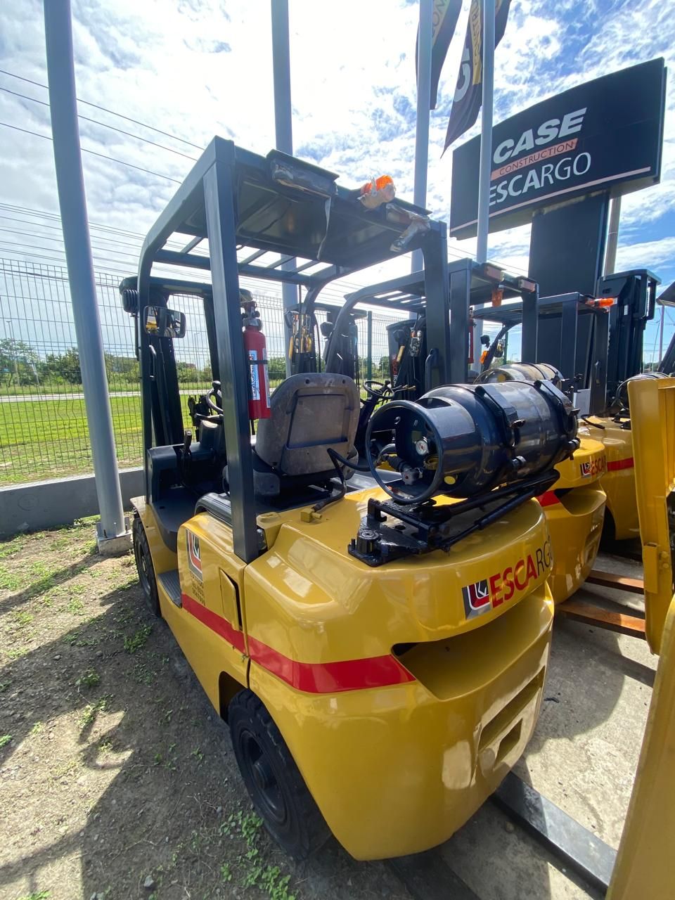 Lote 008 - Montacargas ESCARGO, 2.5 Toneladas G/G MT desplazador , Modelo: FG25T