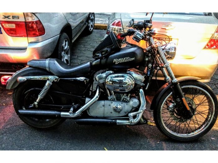 Lote 002 - Motocicleta Harley Davidson Sportster Custom - Imagen 3