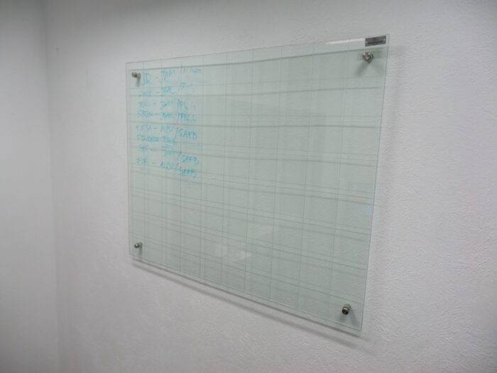Lote 010 - Pizarrón de vidrio ( 1.00m x 80cm ) - Imagen 3