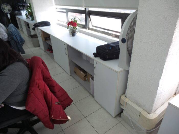 Lote 017 - 1 Credenza - Imagen 5
