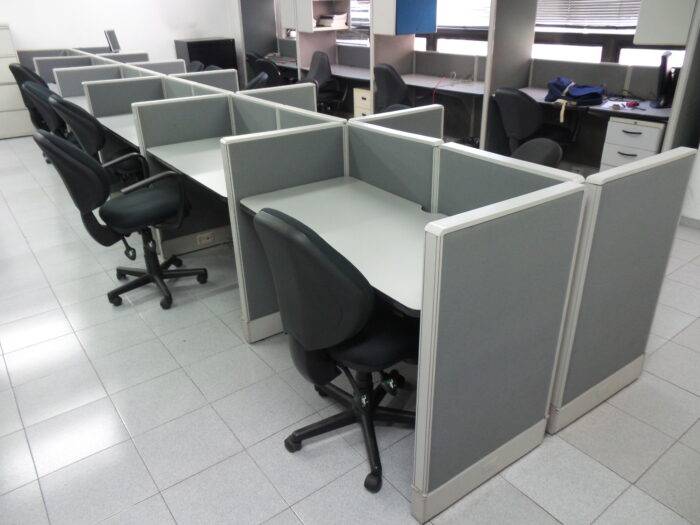 Lote 033 - Estación de trabajo para 12 personas - Imagen 5