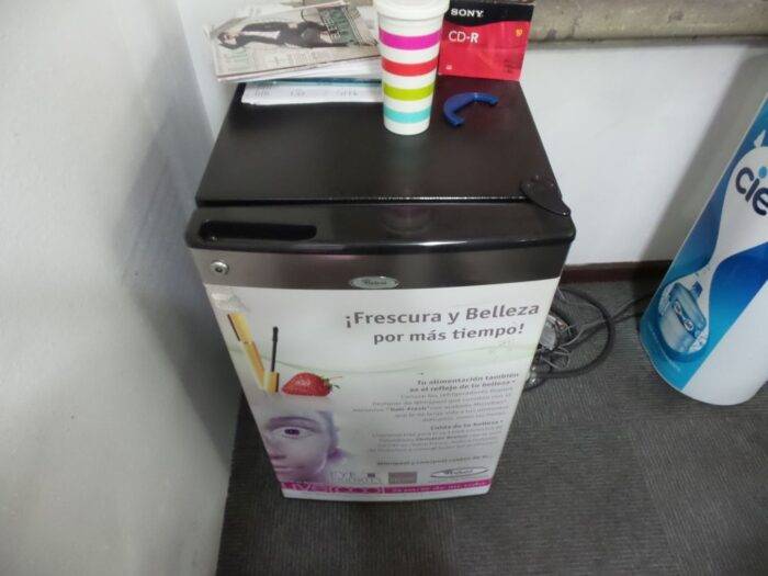 Lote 011 - Frigobar Whirlpool - Imagen 2
