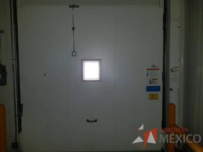 Lote 196 - Puerta Cortina  Manual 2.60 Ancho X 2.50 Alto