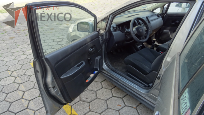 Lote 002 - Nissan TIIDA 2013 Sense T/M 1.8 - Imagen 4