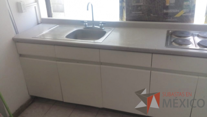Lote 075 - Cocineta  con Parrilla y Campana marca Teka Modelo C-902, Gabinete con  7 puertas y Tarja - Imagen 9