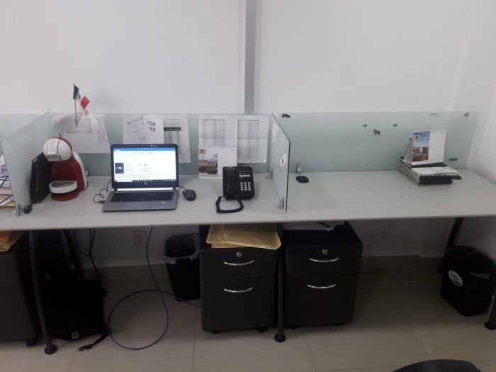 Lote 010 - Estación de trabajo para 4 personas - Imagen 5