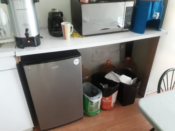 Lote 009 - Equipo de comedor, alacenas y mueble con tarja - Imagen 6