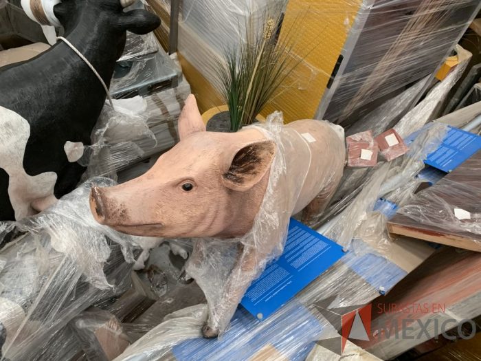 Lote 048 - 2 Figuras para exhibición y 8 figuras de diferentes animales - Imagen 14