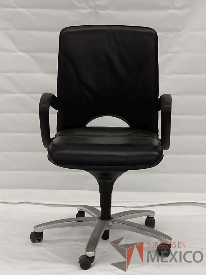 Lote 010 - Silla COMFORTO - Imagen 2