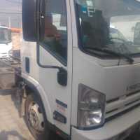 Lote 008 - Camión ISUZU ELF 600 K, Seminuevo, Año 2015