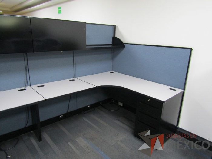 Lote 102 - Estación de trabajo para 9 personas - Imagen 45