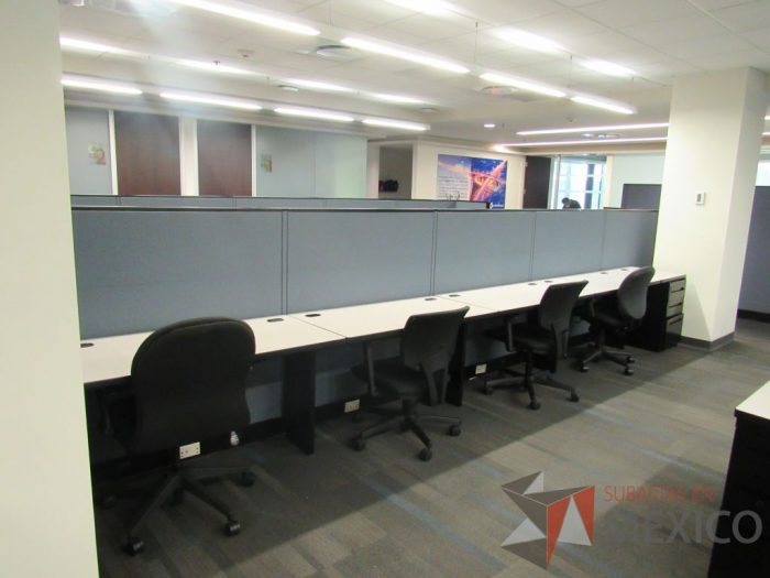 Lote 109 - Estación de trabajo para para 9 personas - Imagen 16