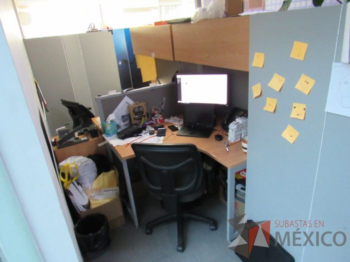 Lote 032 - Estación de trabajo para 2 personas de mampara alta color gris - Imagen 3