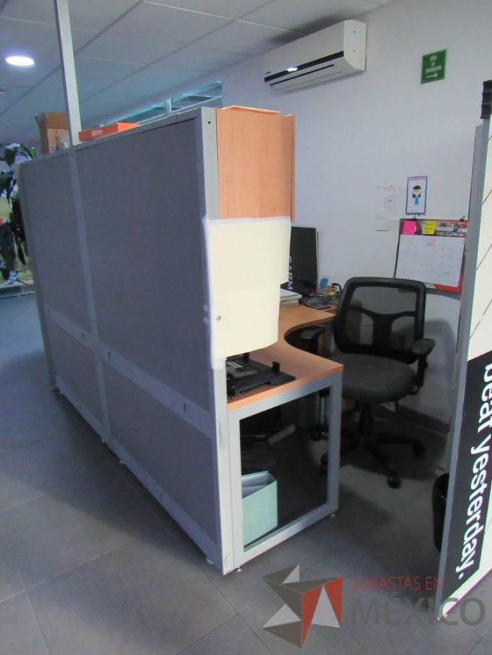 Lote 032 - Estación de trabajo para 2 personas de mampara alta color gris - Imagen 7
